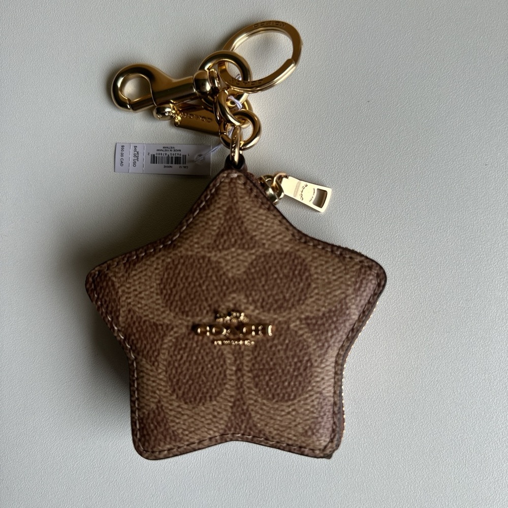 NWT coach!! Star Bag Charm In Signature Canvas 🤎 - Picture 2 of 6